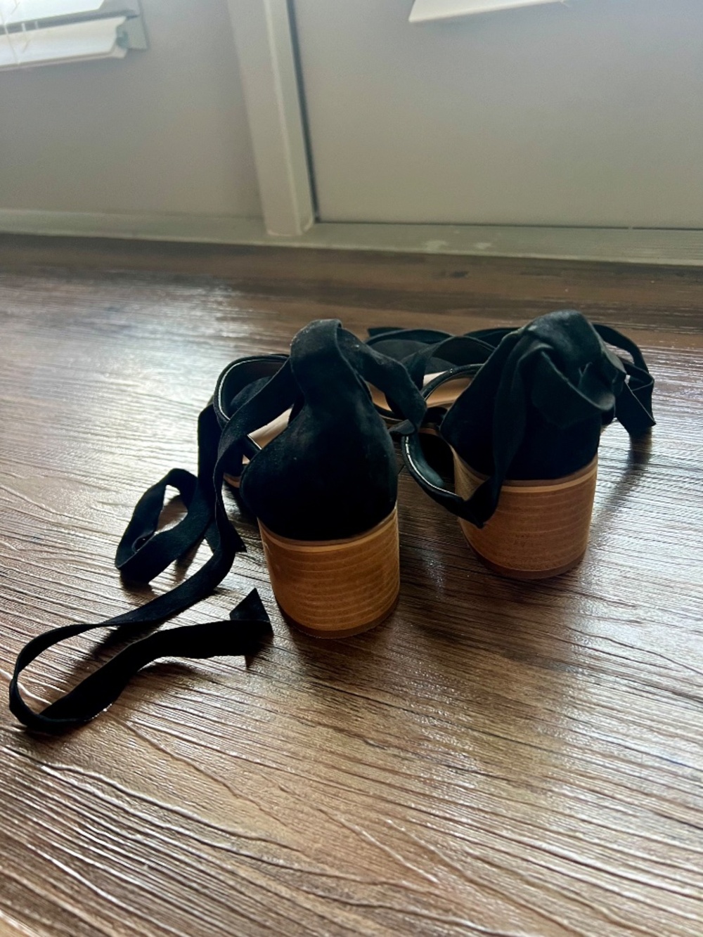 Black Steve Madden Rizzaa Ankle Strap Sandals: Size 7 - Picture 8 of 8